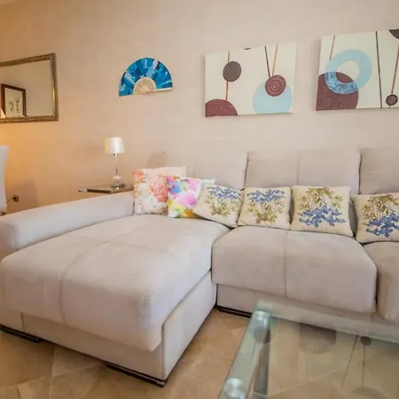 Marina Del Castillo 124 *